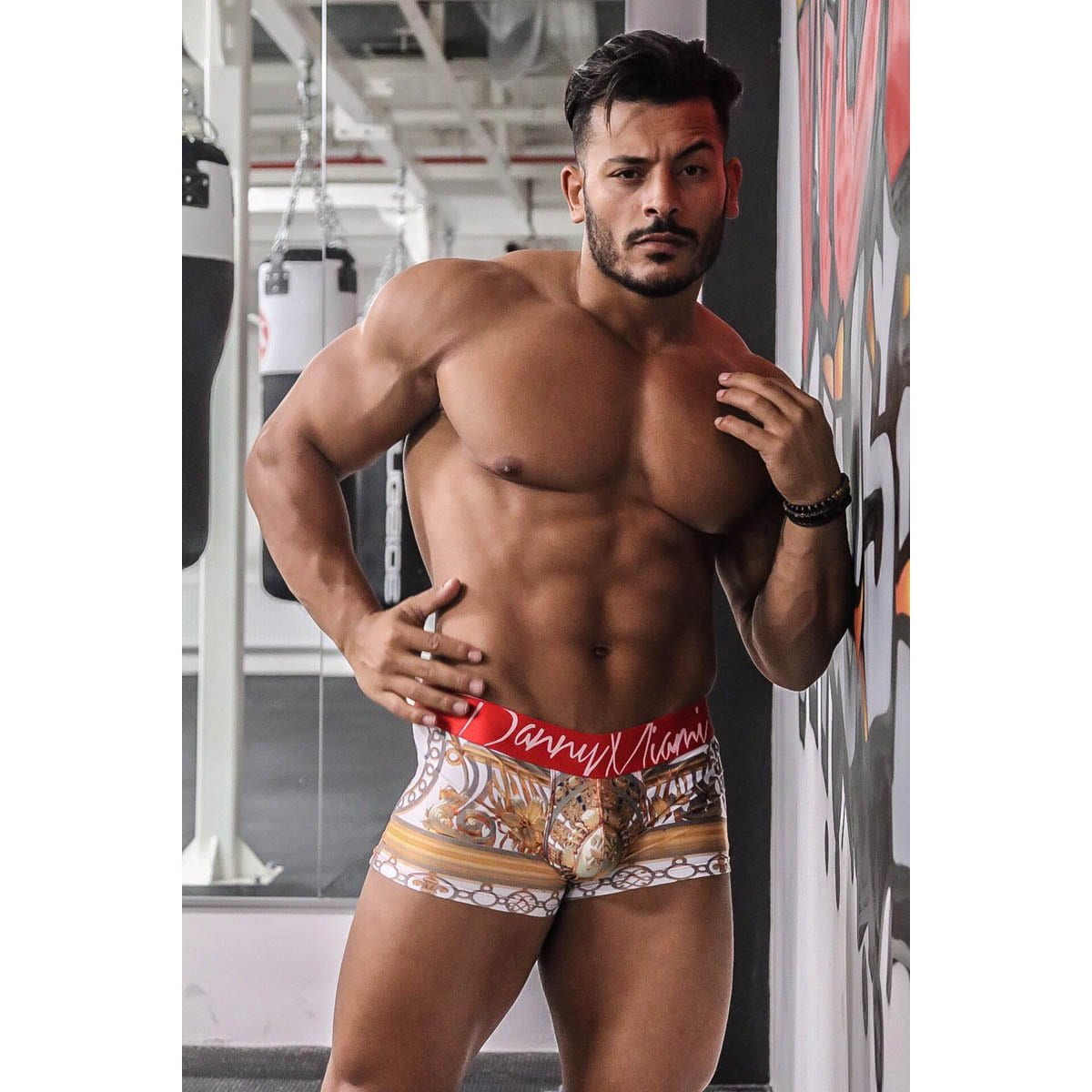 VINTAGE SAVAGE BOXER